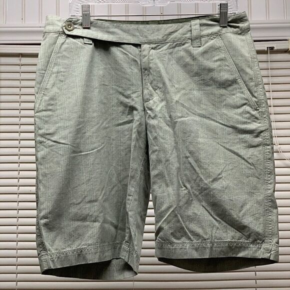 The North Face Pants - The North Face Walking/Hiking Shorts in Grayish/Green Size 10